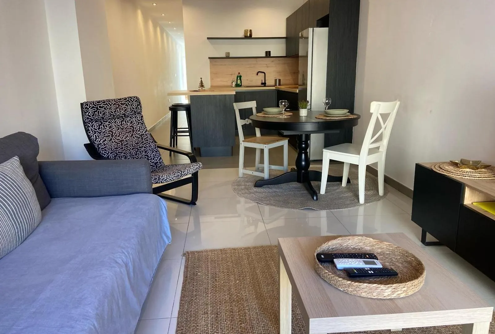 Sliema Apt With Side Seaviews Apartman