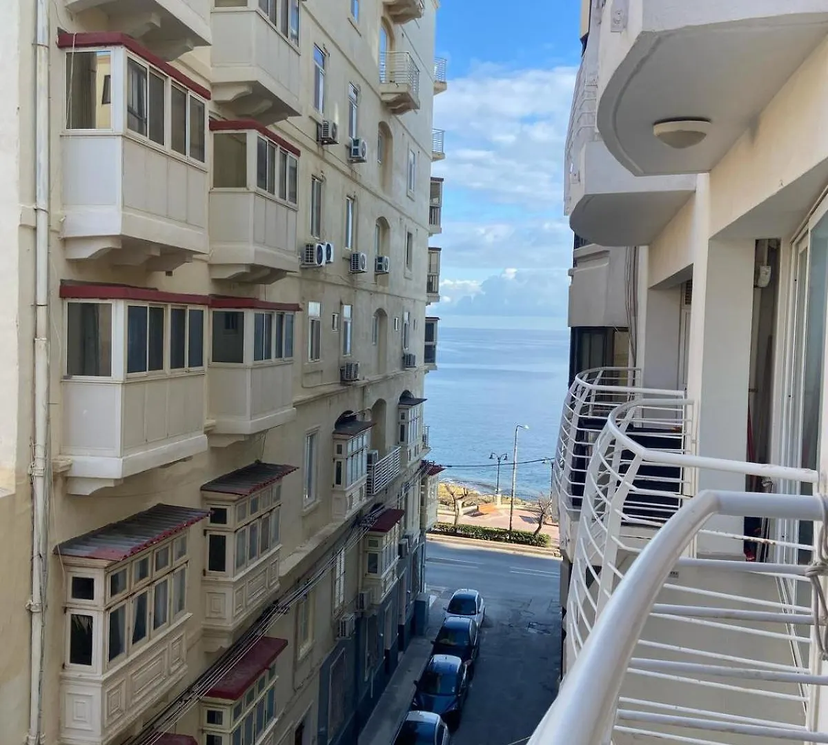 Sliema Apt With Side Seaviews 0*,